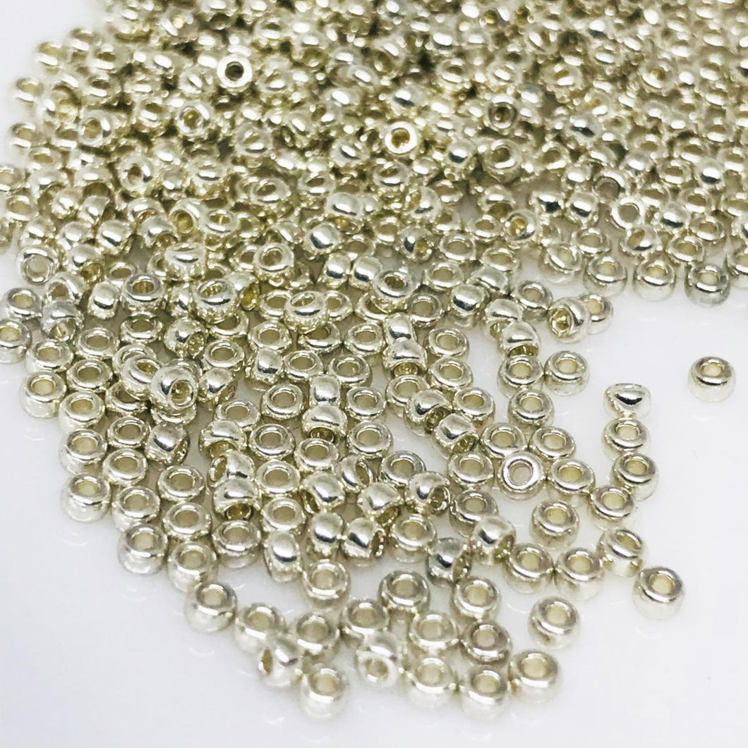 MIYUKI ROUND ROCAILLES 15/0 | 1051RR | 5GRS | PLATEADA METALLIC SILVER