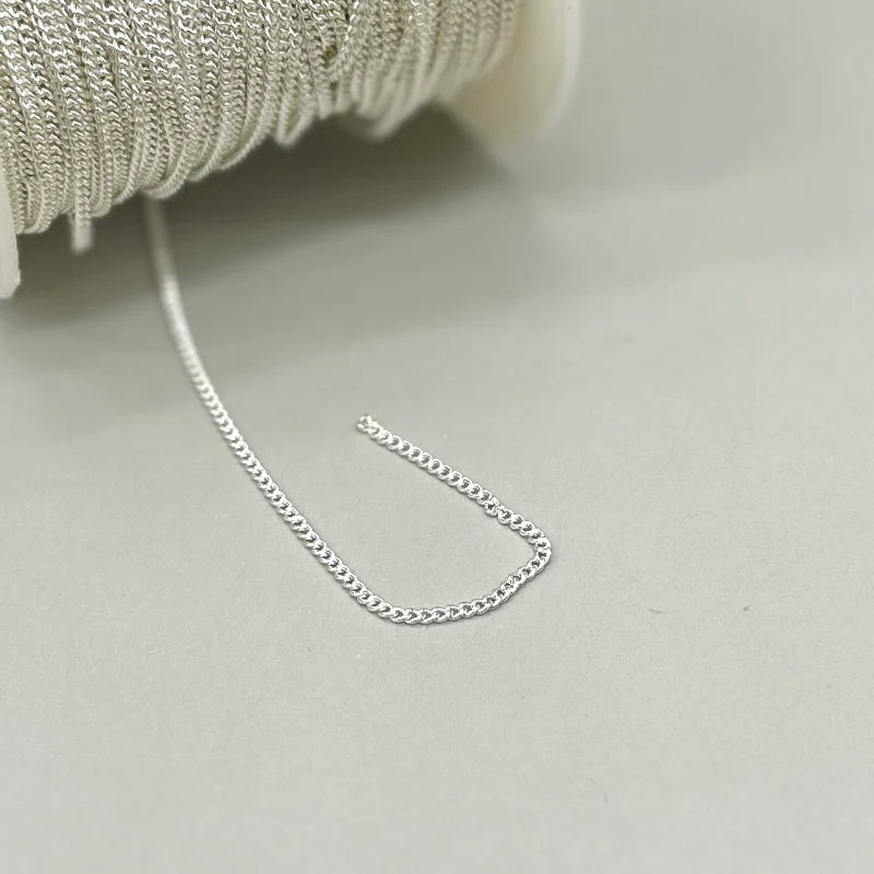CADENA ESLABON CHICO PLANO | COBRE EN BAÑO DE PLATA | 1.6MM | 1 METRO