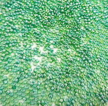 Cargar imagen en el visor de la galería, MIYUKI ROUND ROCAILLES 15/0 | 1026RR | 10GRS | VERDE MATIZADO SATIN
