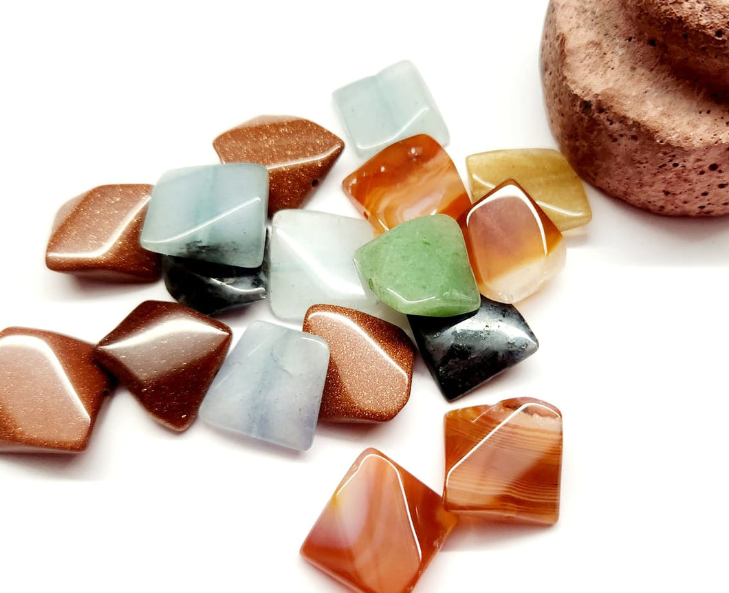 CUADRADO IRREGULAR | MIX DE PIEDRA | 17MM | 50GRS