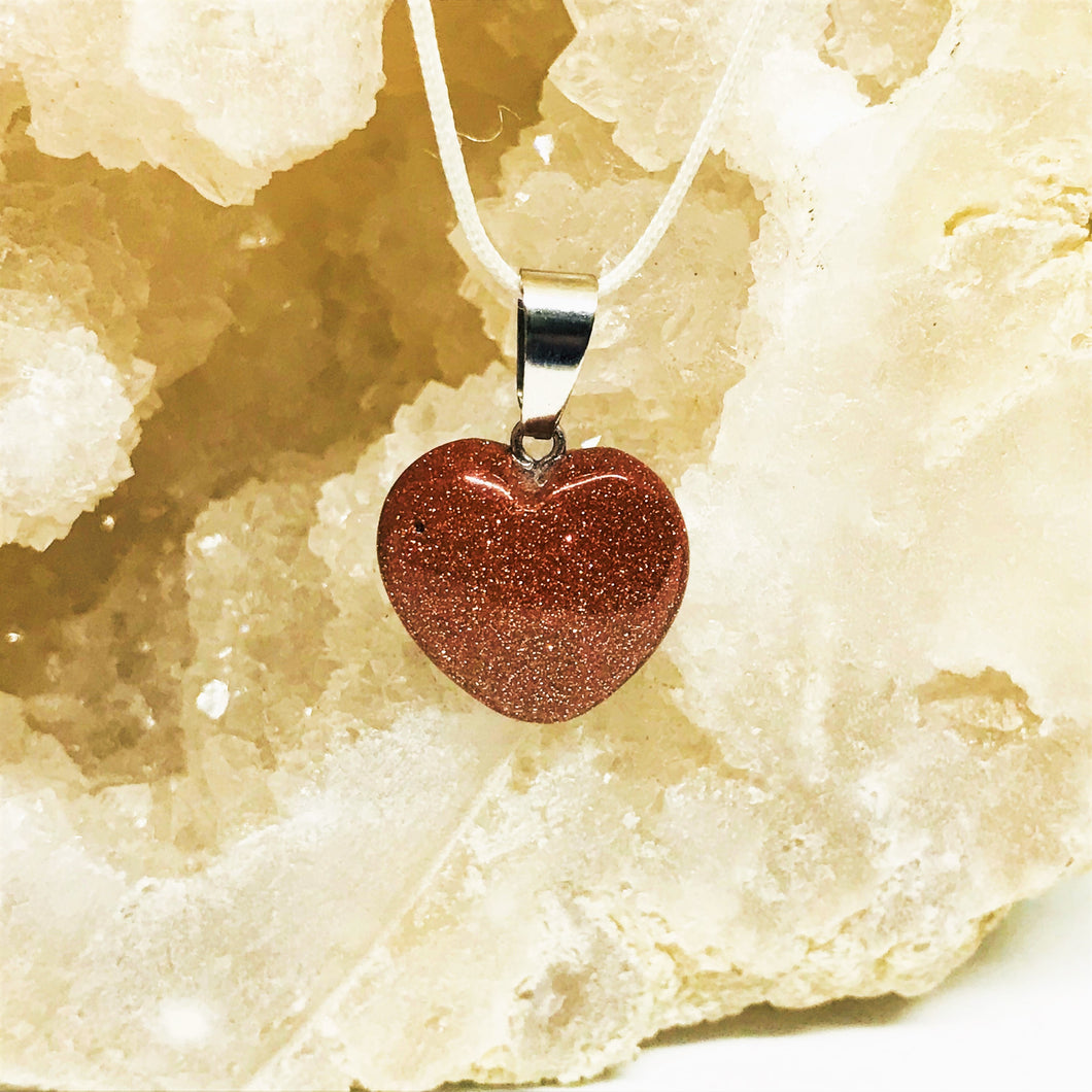 COLGANTE DE PIEDRA | CORAZON CHICO  | 15MM | PIEDRA DEL SOL