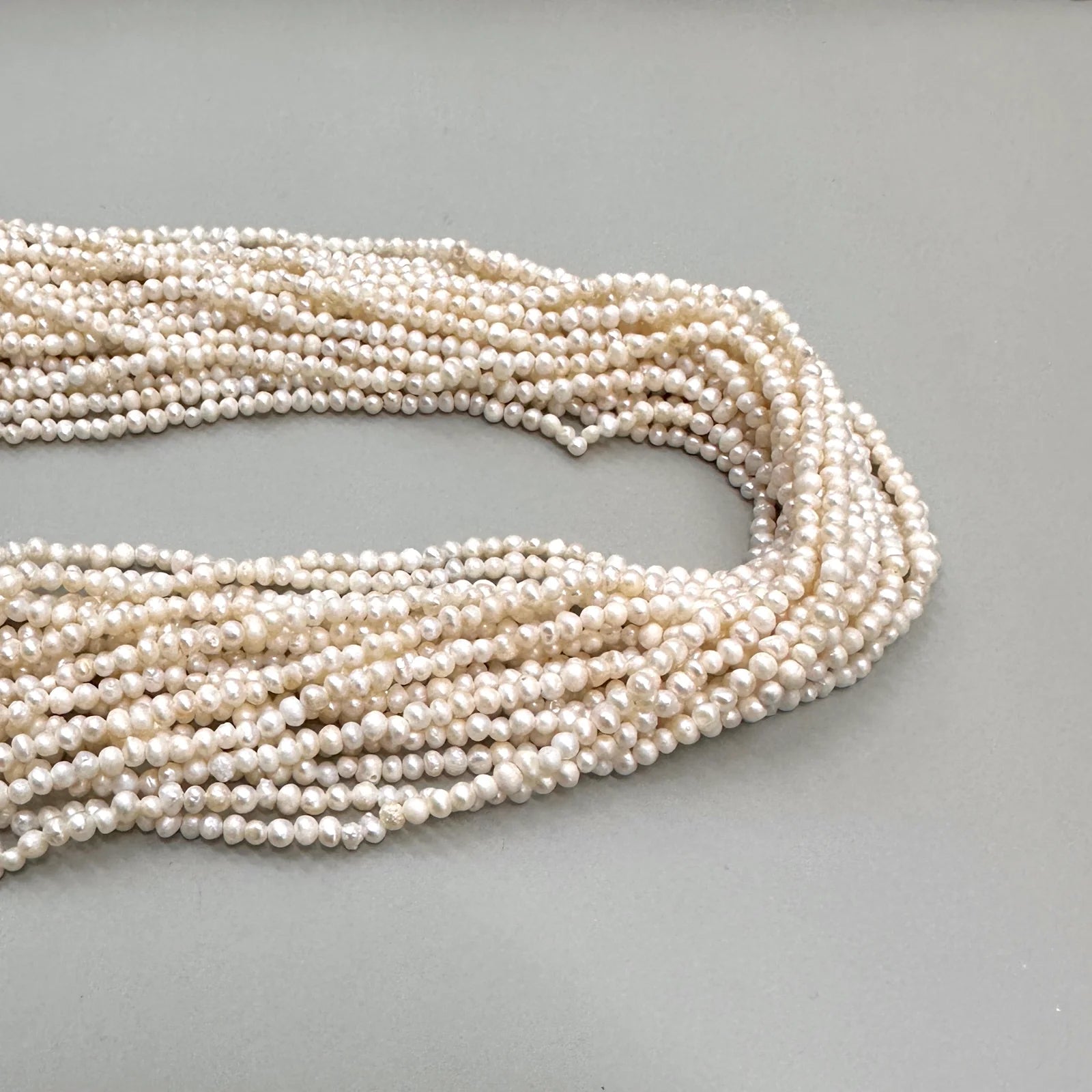 PERLA DE RIO IRREGULAR | 2.5MM | HH-10 – CrystalStone