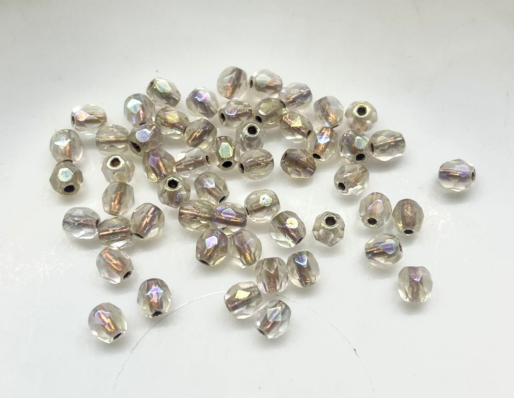 Cristal Checo | 4mm | C-02 #020 | Transparente Rainbow Inyectado | 25 unidades