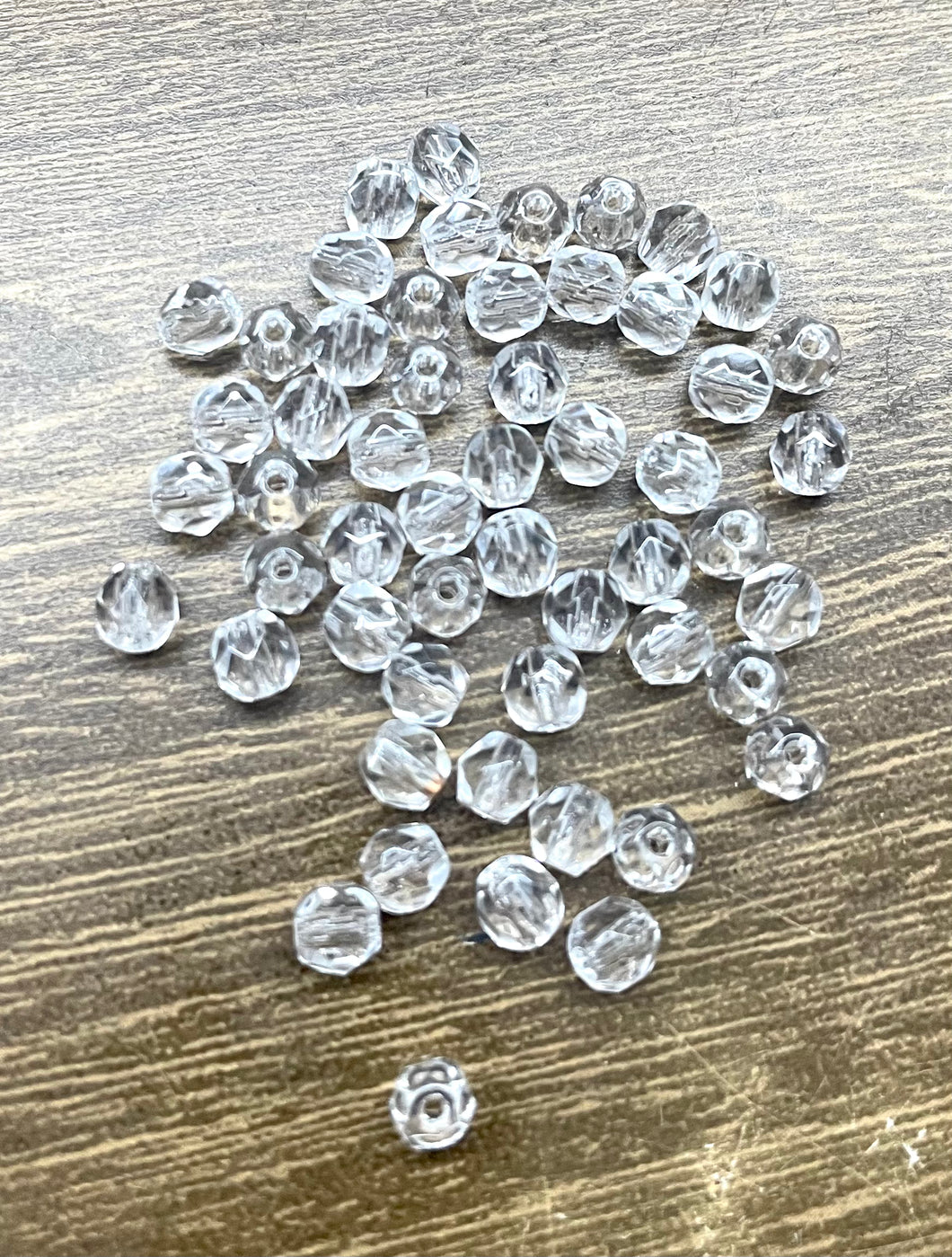 Cristal Checo | 4mm | C-05 #041 | Transparente | 25 unidades