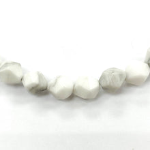 Cargar imagen en el visor de la galería, PIEDRA HEXAGONAL | 6MM | HOWLITA BLANCA
