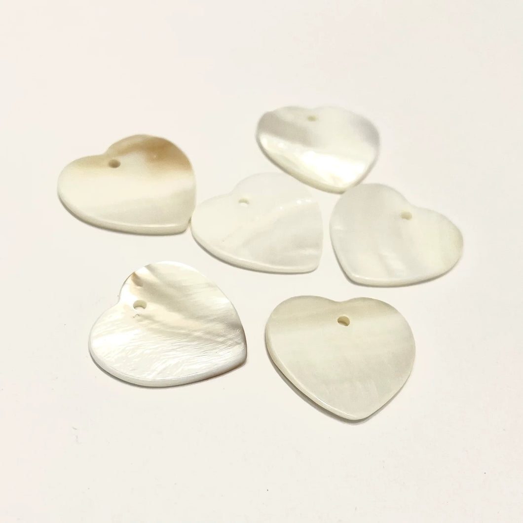 COLGANTE CORAZON DE NÁCAR BLANCO | 20MM | 6UNIDADES