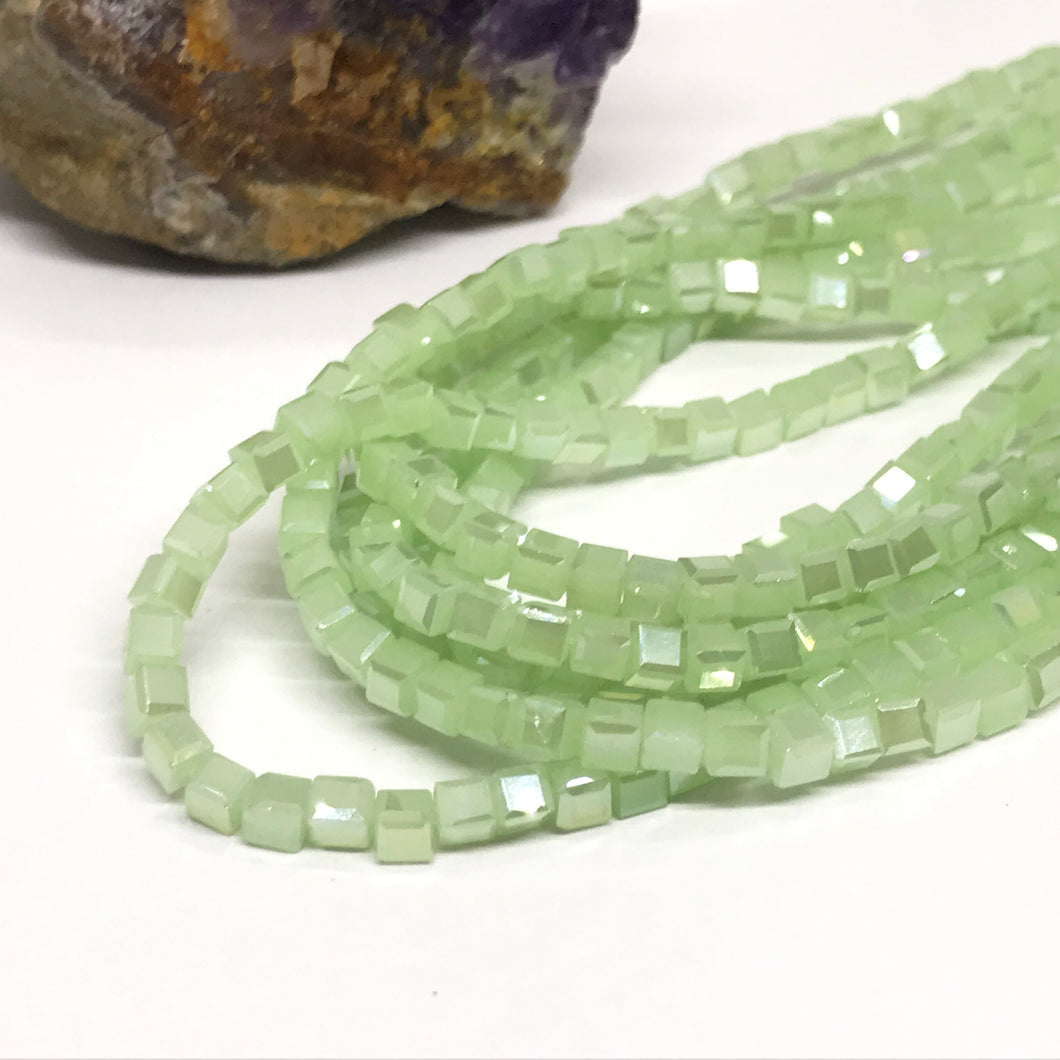 CRISTAL CUADRADO | 3X3MM | VERDE OPALESCENTE SATIN