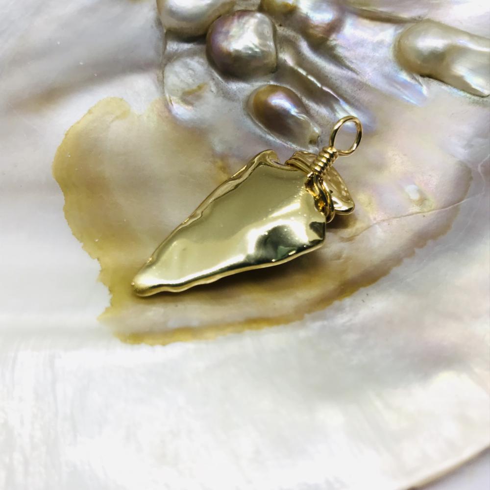 COLGANTE DE PIEDRA | PUNTA DE HEMATITA | CHICO | 30MM | DORADO