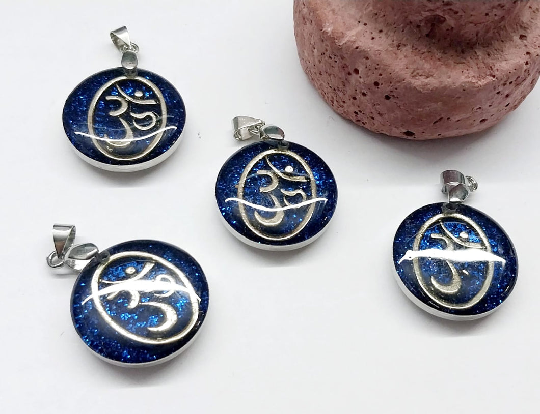 Colgante Resina | Figura Om | Fondo azul | 20mm
