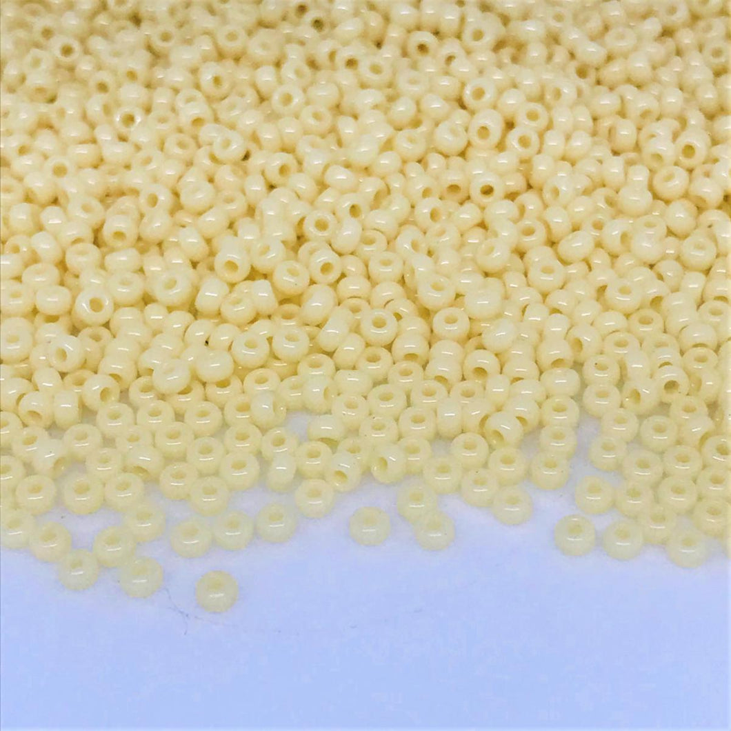 Miyuki Round Rocailles 11/0 | 492RR | Opaque Marfil B