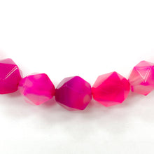 Cargar imagen en el visor de la galería, PIEDRA HEXAGONAL | 10MM | AGATA FUCSIA MATIZADO (7-24C)
