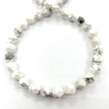 Cargar imagen en el visor de la galería, PIEDRA HEXAGONAL | 10MM | HOWLITA BLANCA
