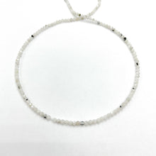 Cargar imagen en el visor de la galería, PIEDRAS NATURALES | MINI | CUARZO TURMALINADO | FACETADO| 2.3MM (Cod.CT001)
