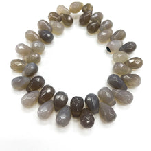 Cargar imagen en el visor de la galería, GOTA FACETADA | 12X8MM | CUARZO GRIS (13-32F)
