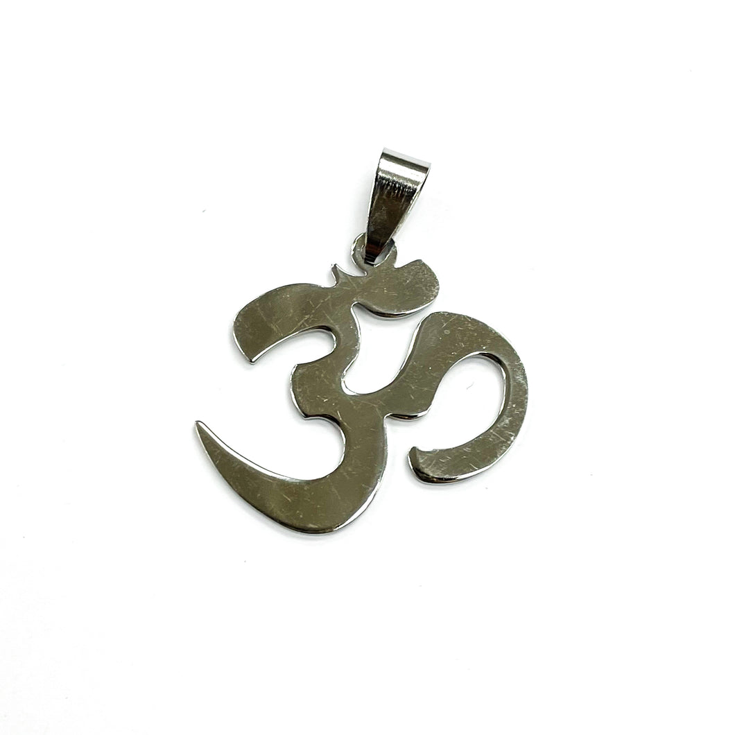 COLGANTE ACERO | ÖM GRANDE | 27MM | PLATEADO | (C8-79CA)