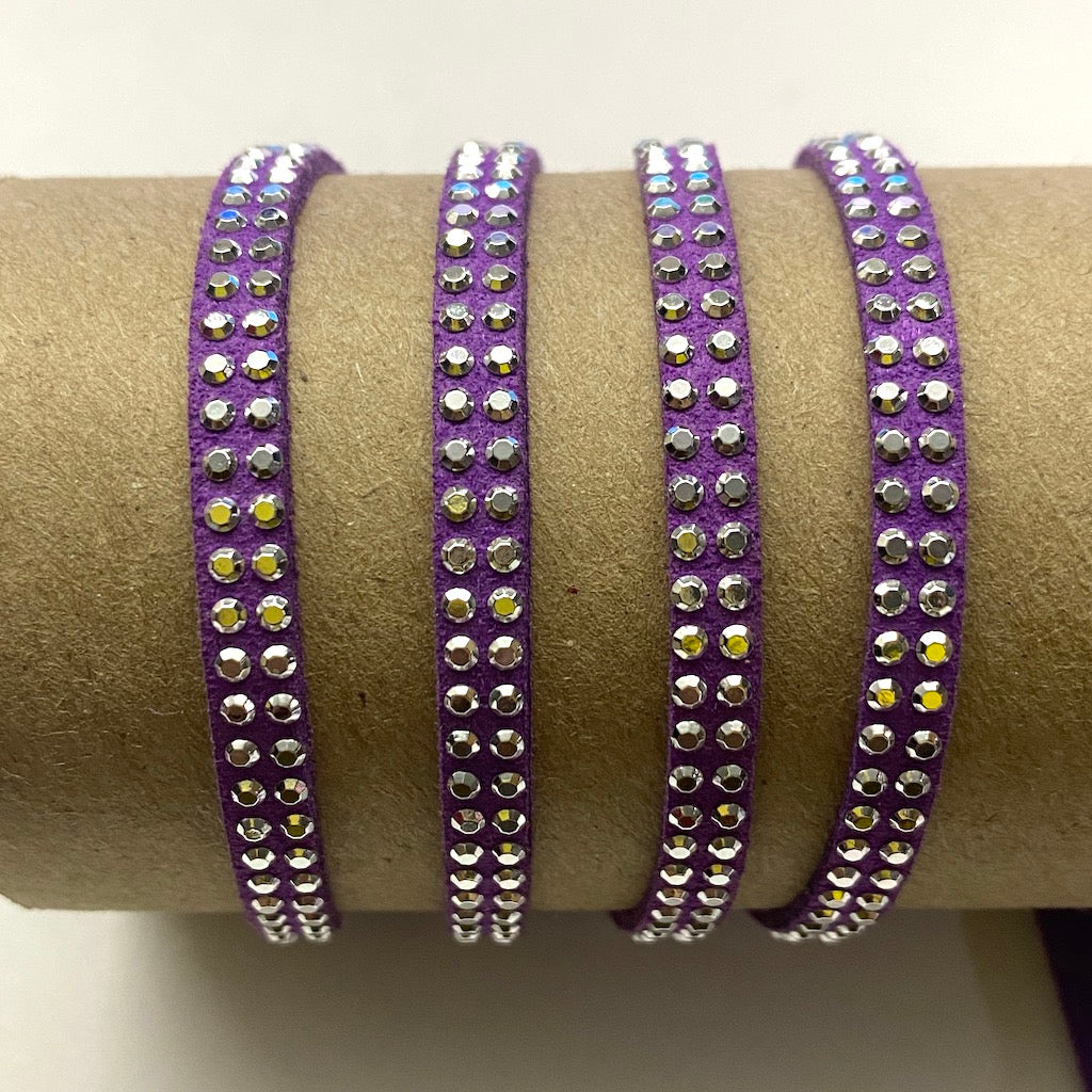 GAMUZA CON STRASS | 7MM | 1MTR | MORADO